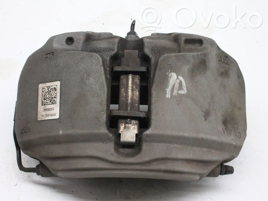 Audi A4 S4 B9 8W Zacisk hamulcowy przedni 