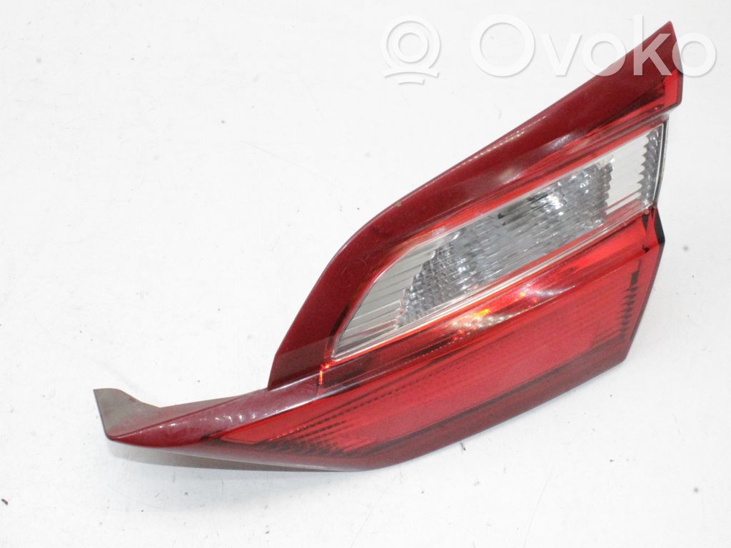 Ford Fiesta Lampy tylnej klapy bagażnika 