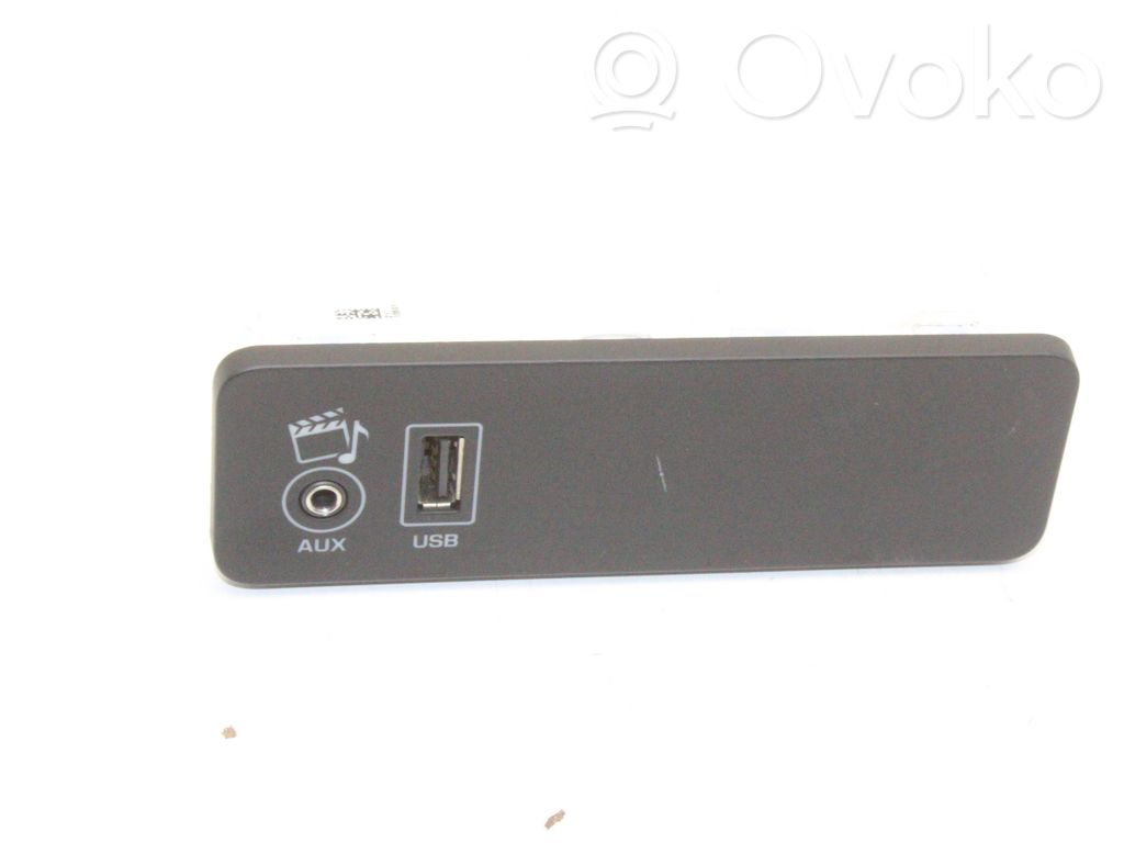 Land Rover Discovery 4 - LR4 Enchufe conector entrada auxiliar 