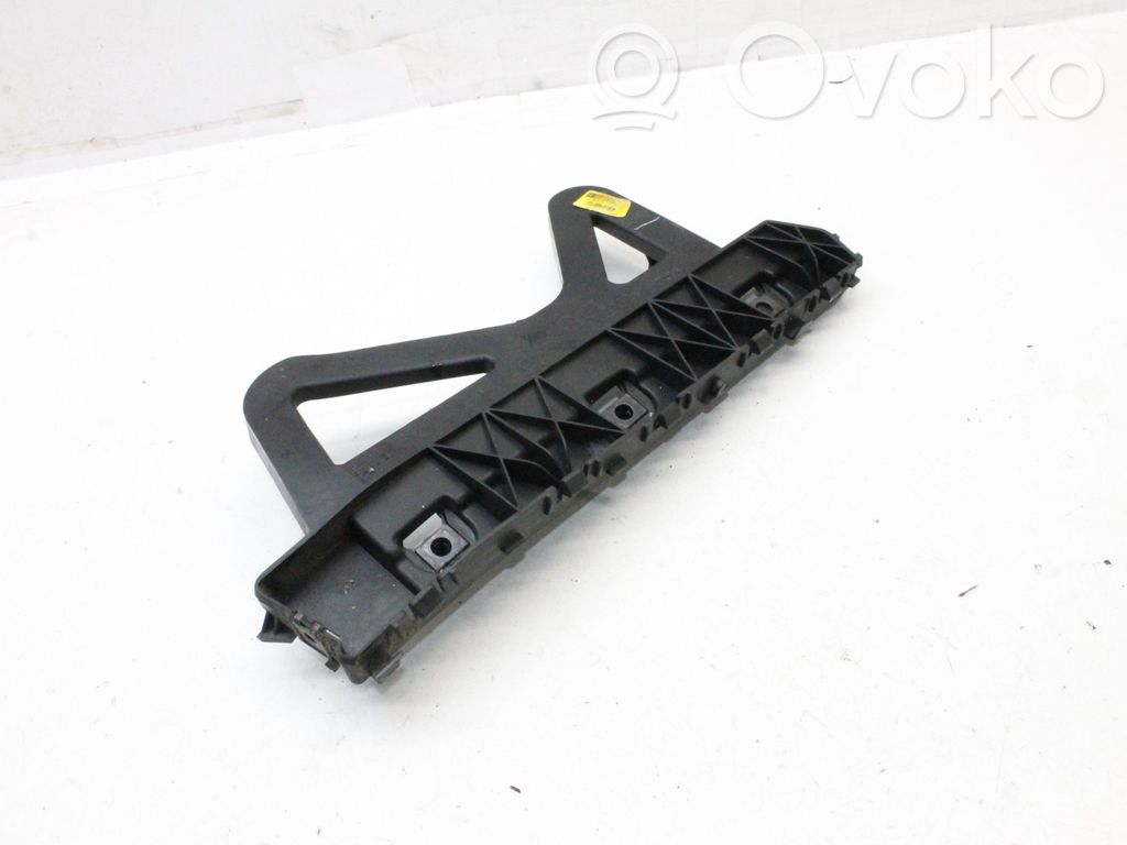 Hyundai i30 Soporte de montaje del parachoques trasero 