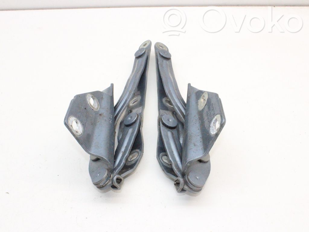 Audi TT Mk1 Tailgate/trunk/boot hinge 