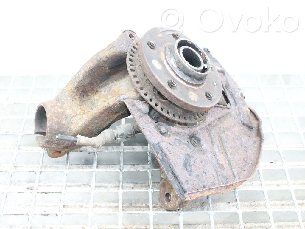 Front wheel hub