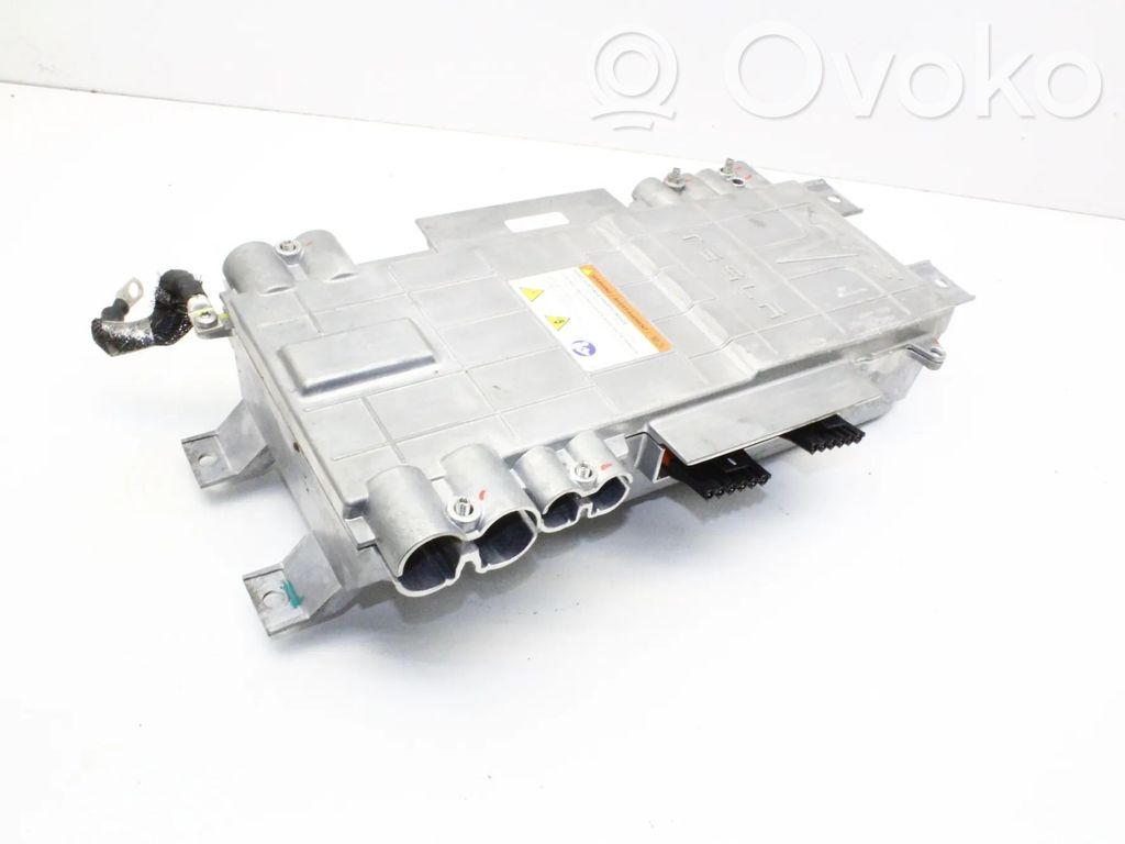 Inversor/convertidor de voltaje   102115400J