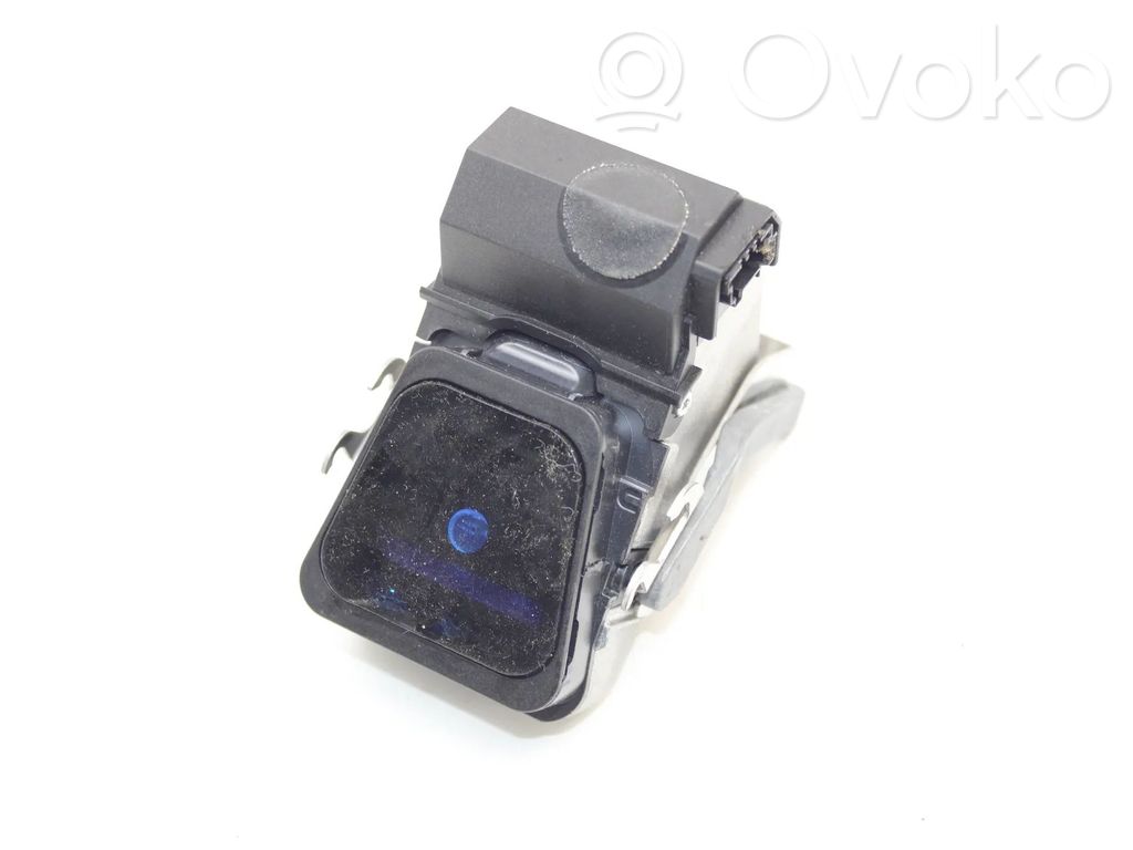 Windshield/windscreen camera   8780A016