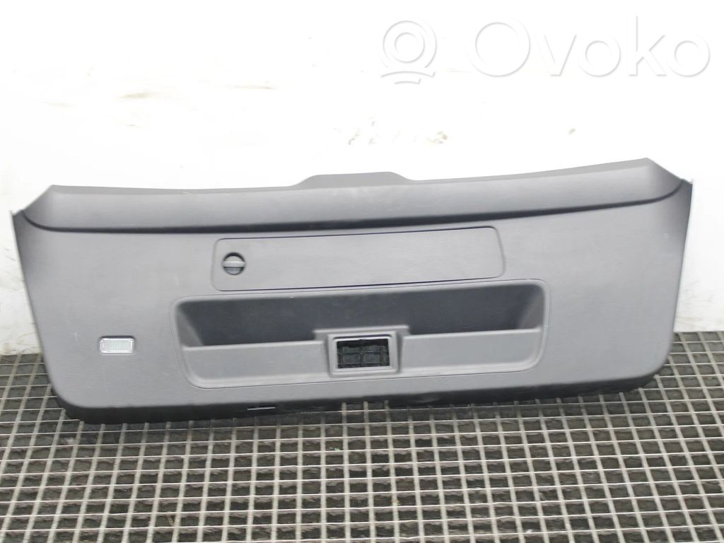 Audi e-tron Tailgate trim 