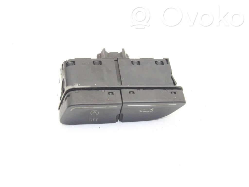 Tailgate/boot open switch button   AM5T14B436DB