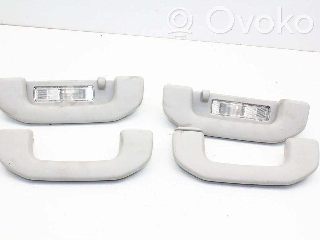 Mercedes-Benz B W246 W242 Un set di maniglie per il soffitto