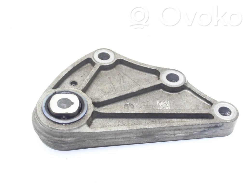 Ford Focus Gearbox mounting bracket 