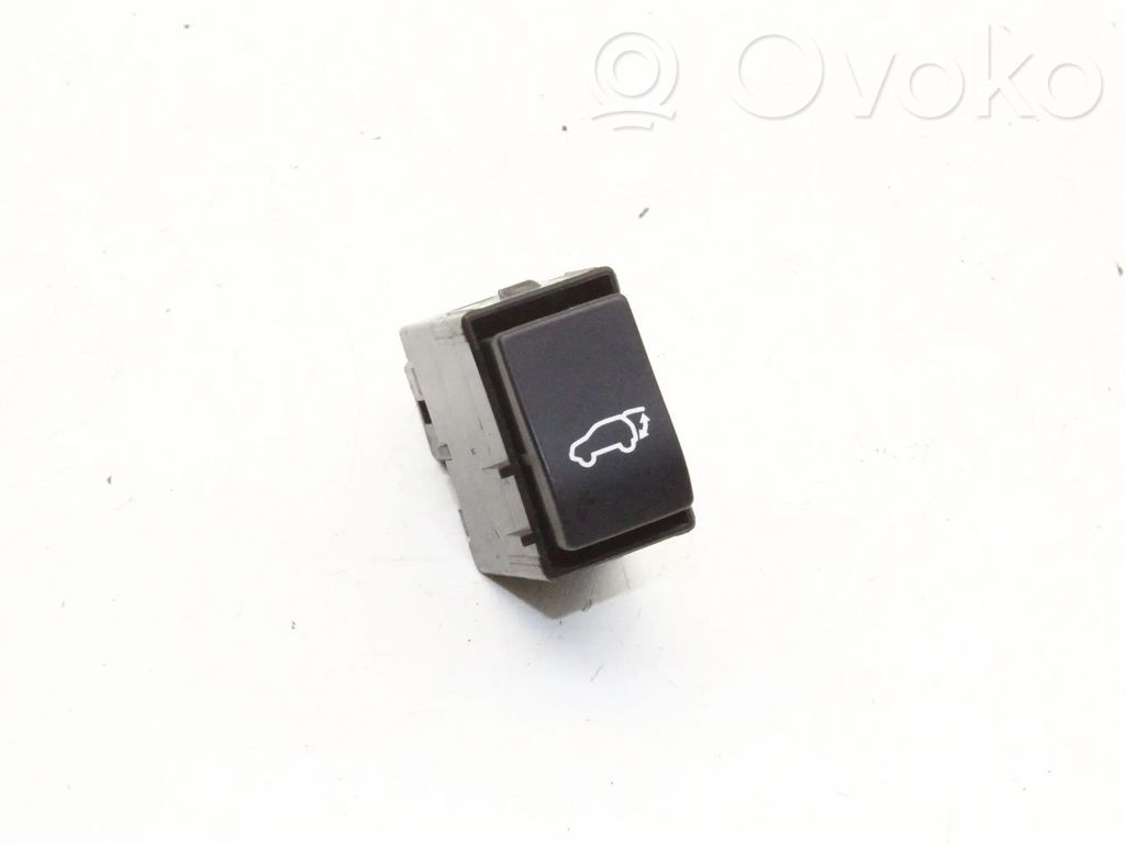 Tailgate/boot open switch button   15C332