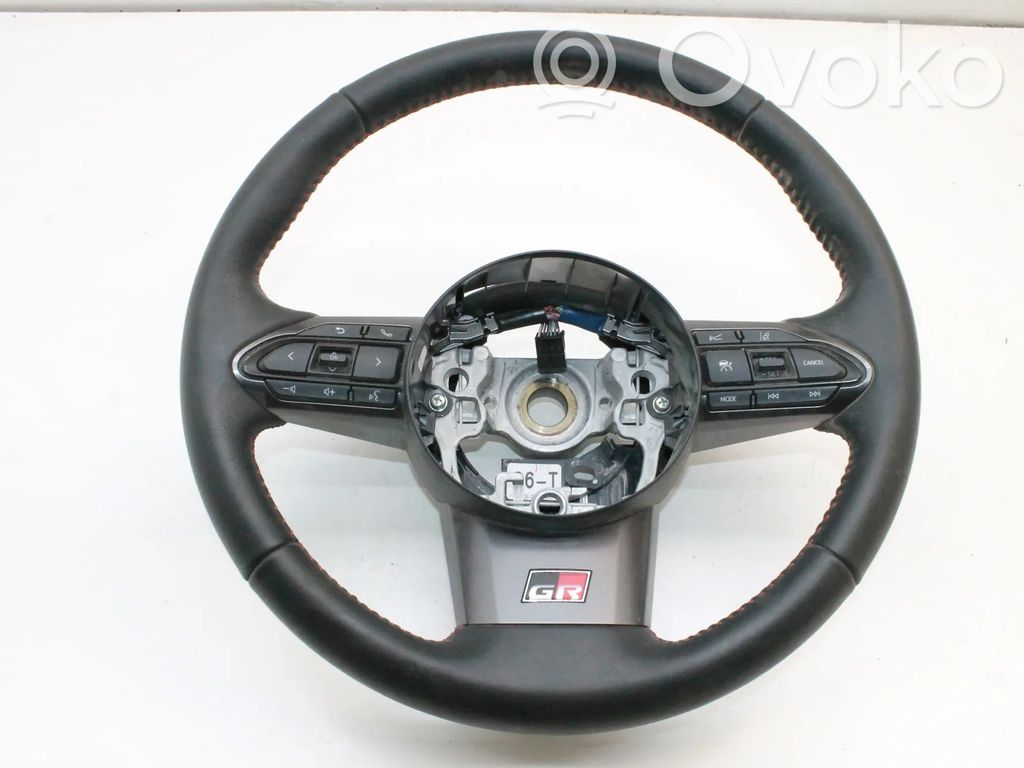 Toyota Yaris XP210 Lenkrad 
