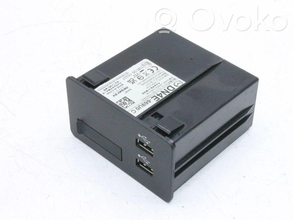 Mazda MX-30 Connecteur/prise USB 