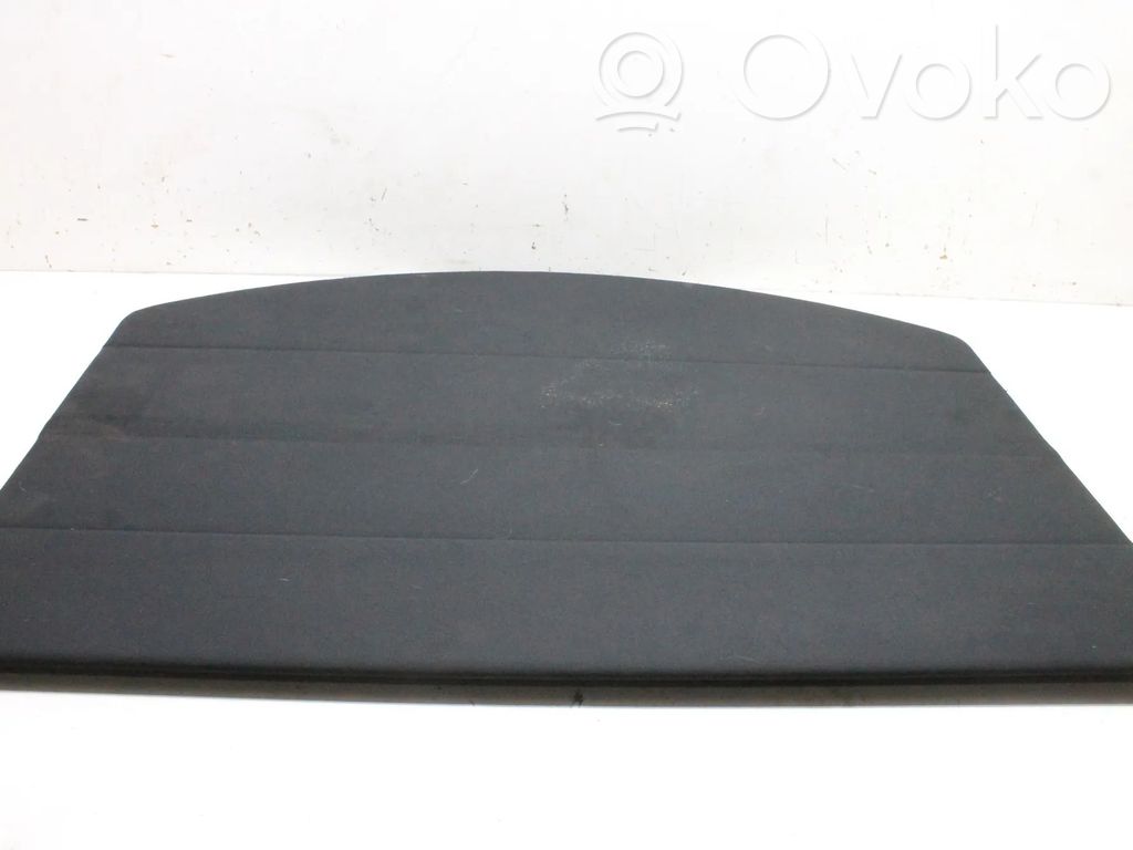 Tesla Model Y Hattuhylly 