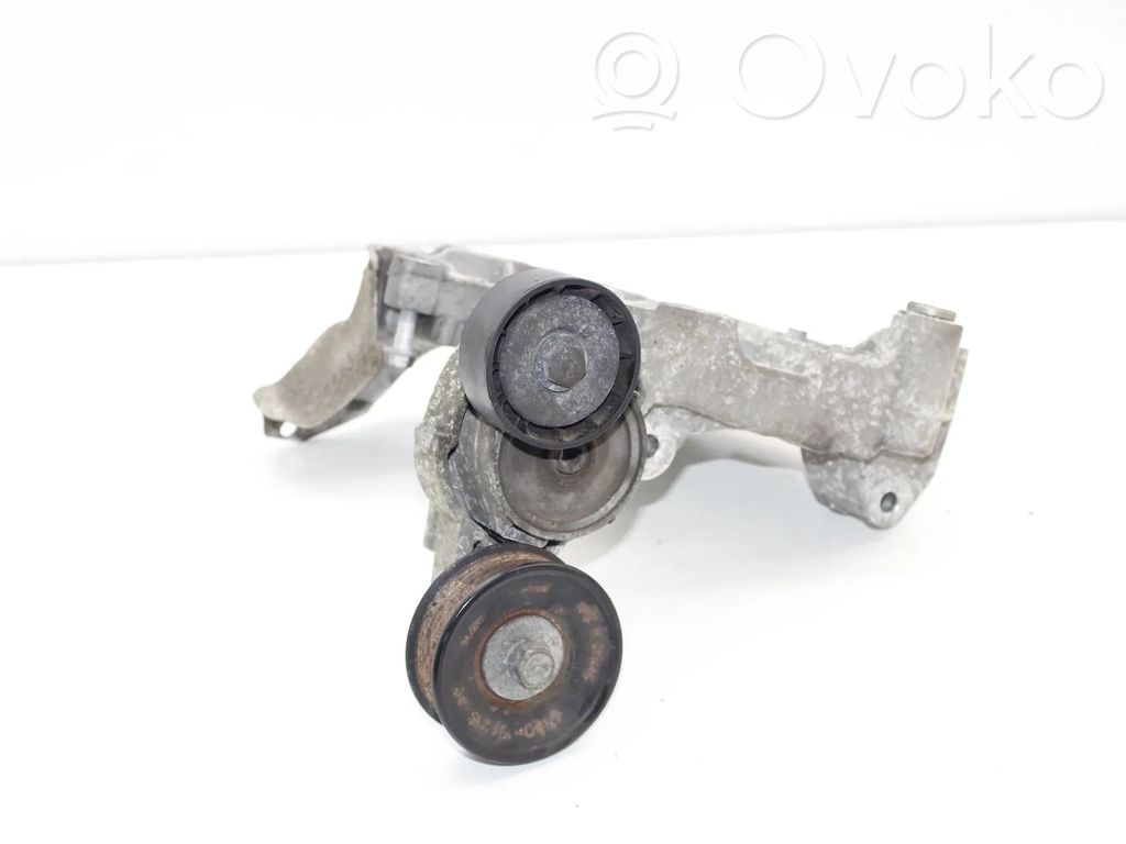 Jaguar XE Mocowanie alternatora 
