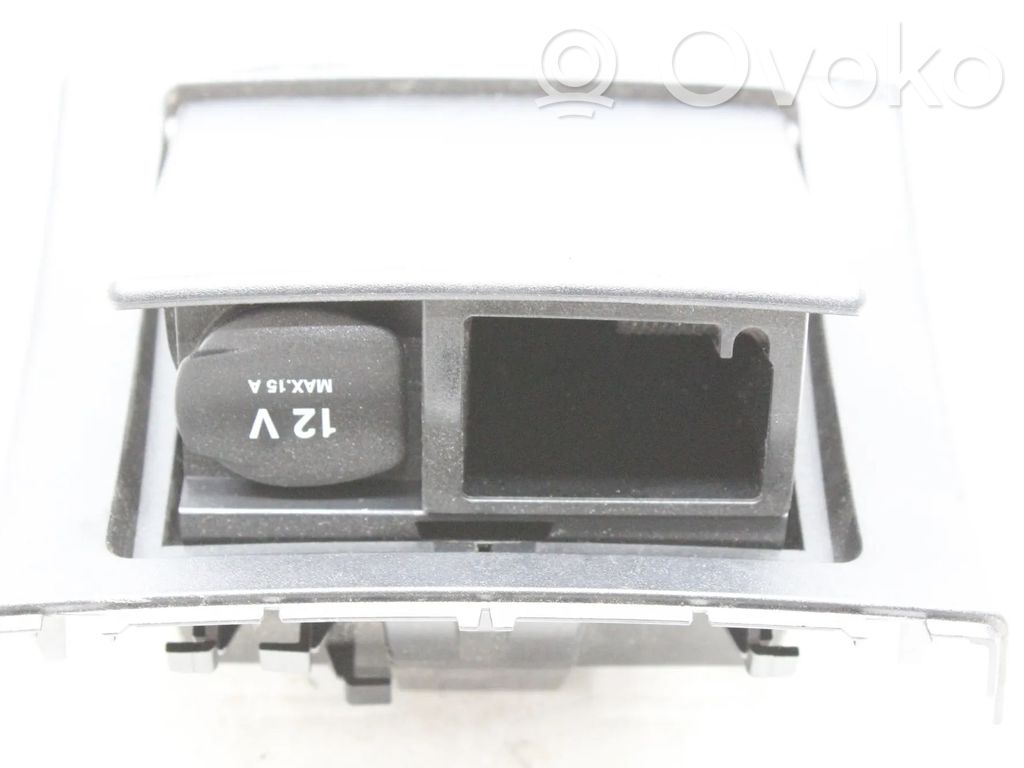Mercedes-Benz E W212 Posacenere auto
