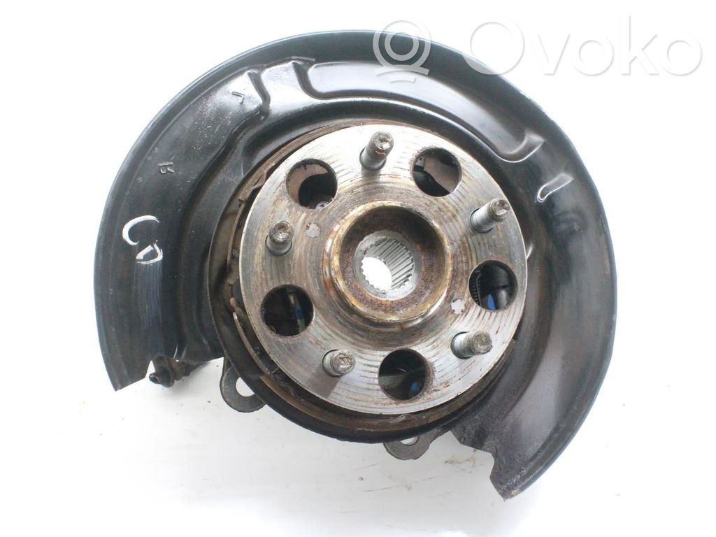Toyota Yaris XP210 Mozzo portante ruota posteriore (usato)