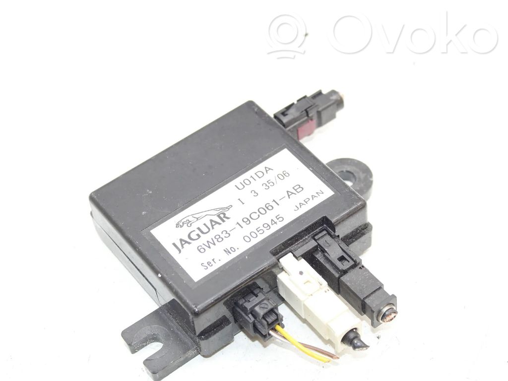 Jaguar XK - XKR Antenos stiprintuvas 
