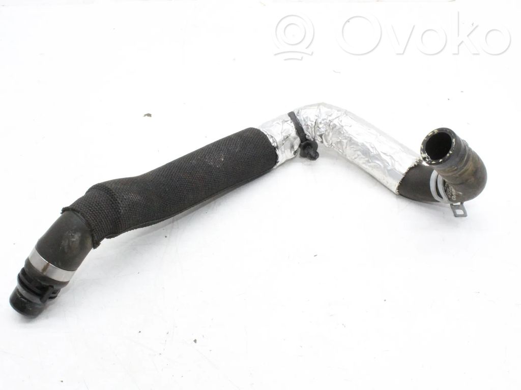 Volvo XC40 Conductă/furtun lichid de răcire motor 