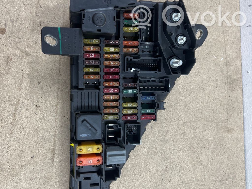 BMW 5 E60 E61 Fuse module 