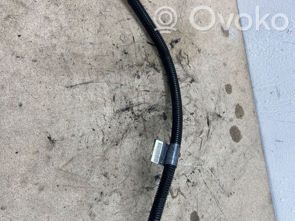 Positive cable (battery)   7789221,7789222,6131717