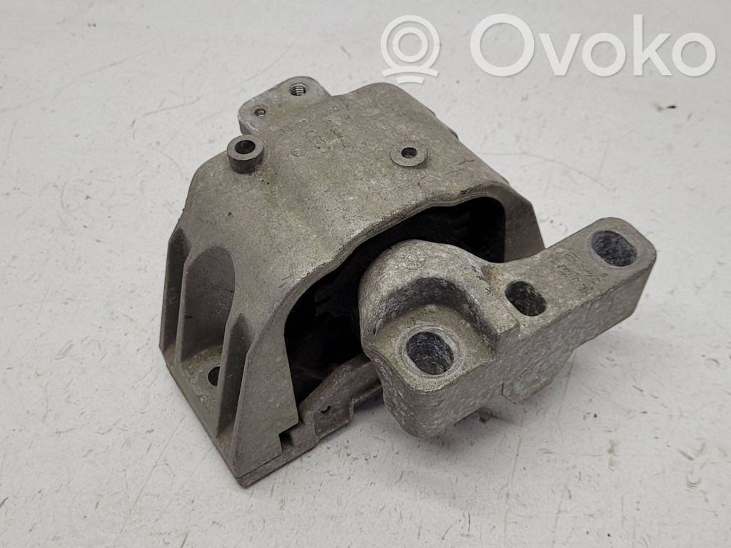 Volkswagen Golf IV Engine mount bracket 