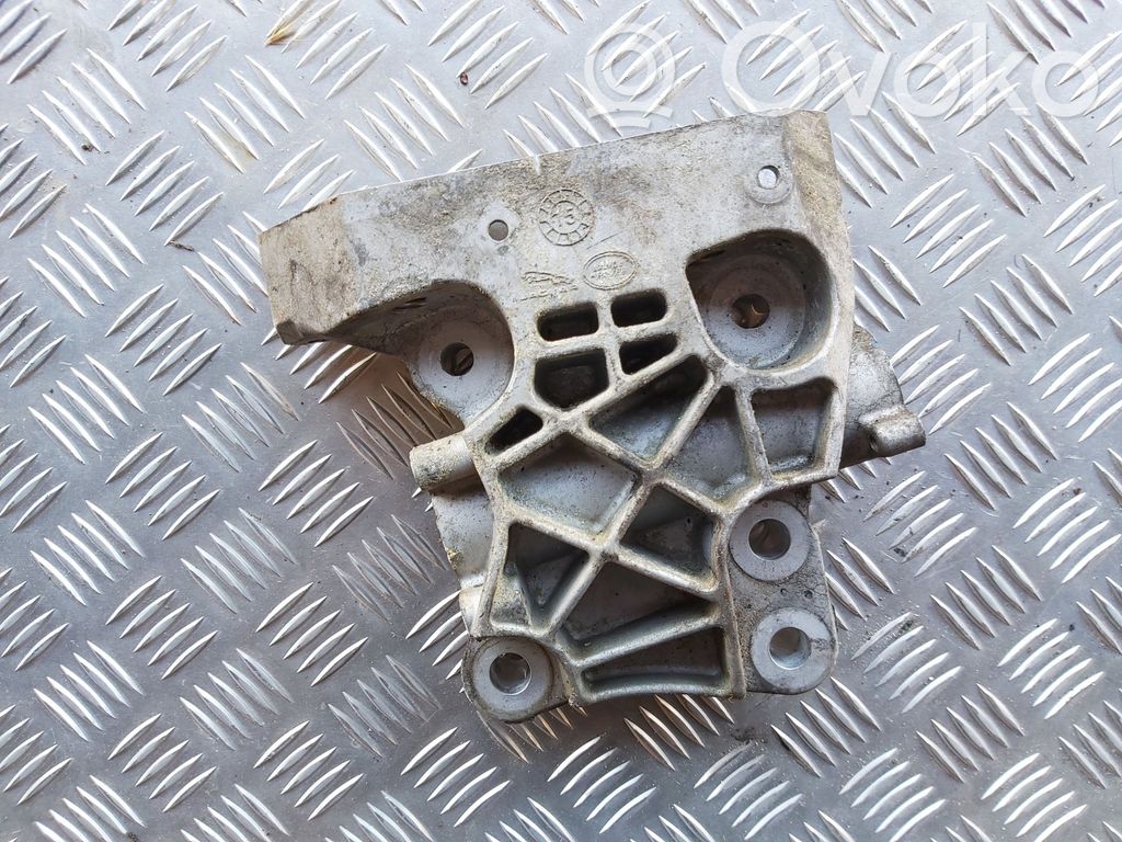 Land Rover Range Rover Evoque L538 Engine mounting bracket 