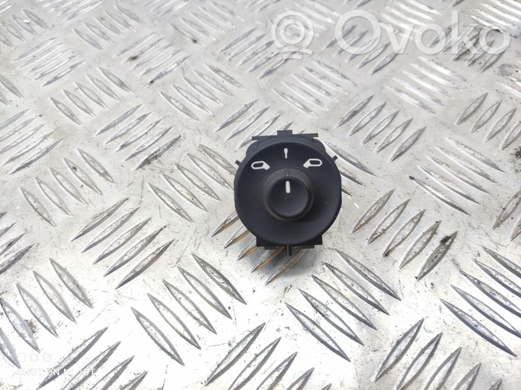 Citroen C4 Cactus Wing mirror switch 
