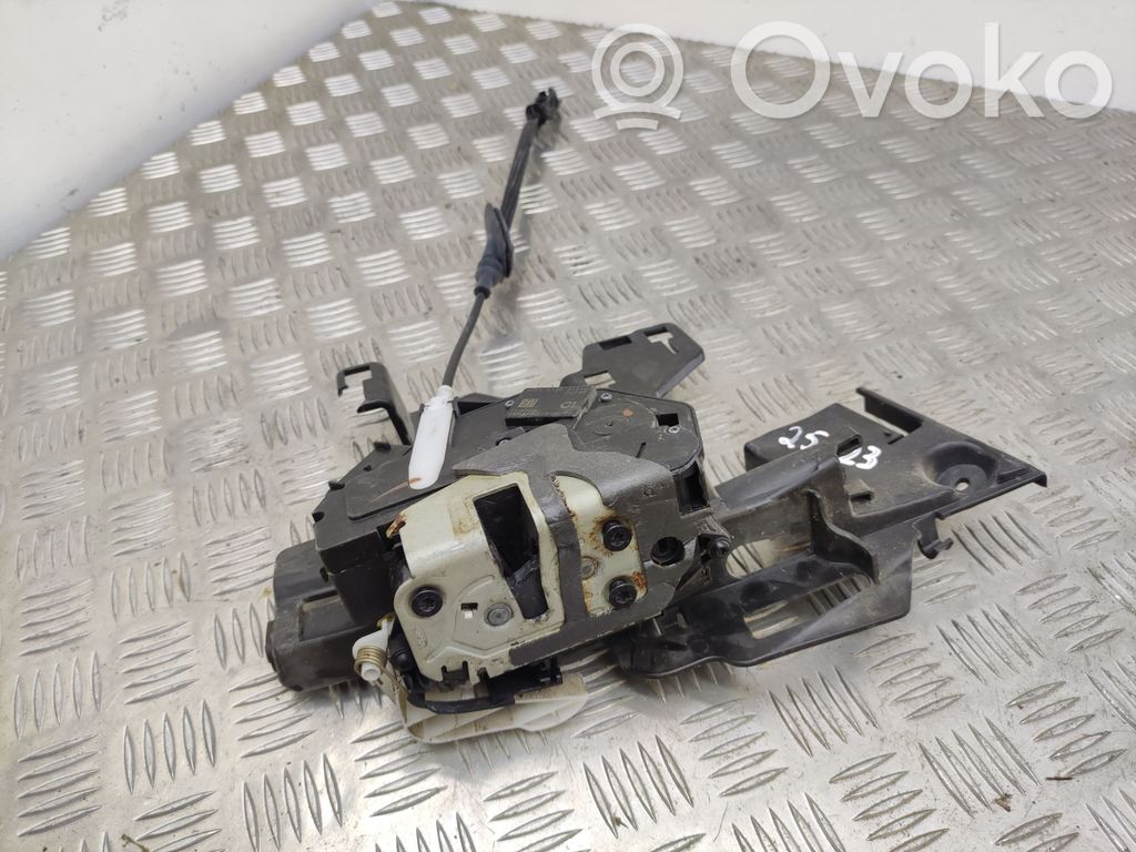 Ford Fiesta Aizmugurē slēdzene 