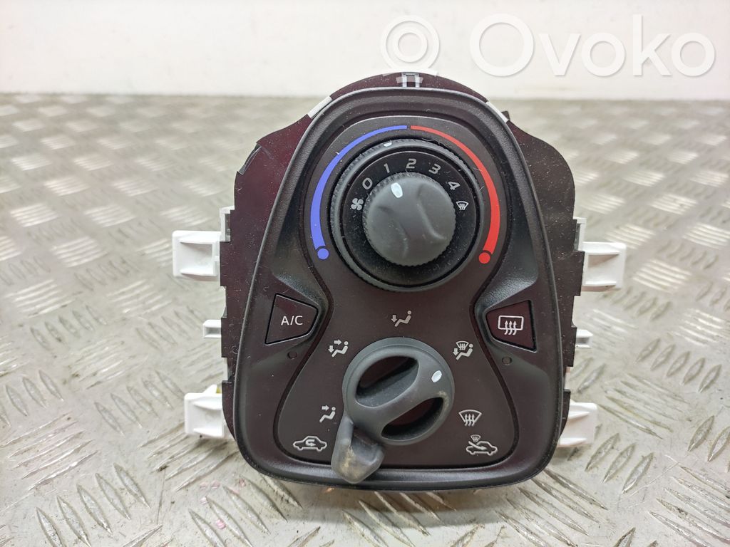 Toyota Aygo AB40 Climate control unit 