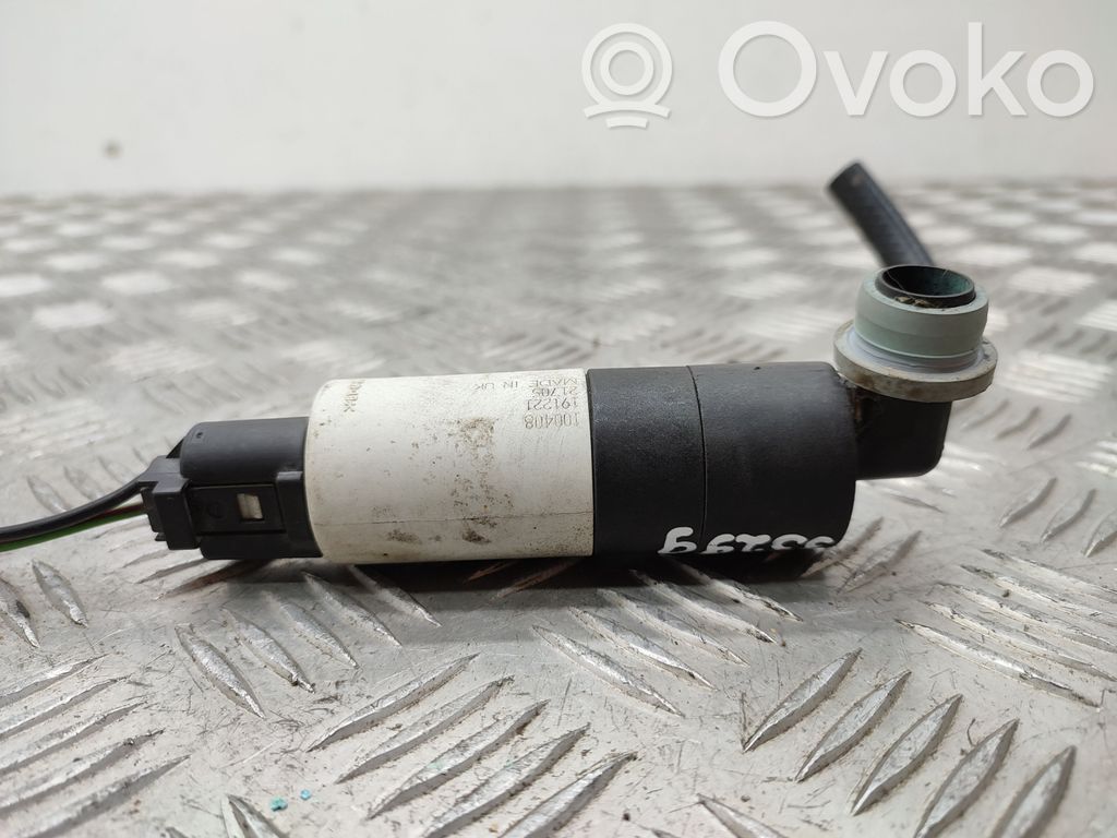 Land Rover Discovery 3 - LR3 Headlight washer pump 