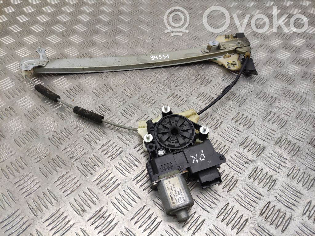 Hyundai i20 (GB IB) Front door window regulator with motor 