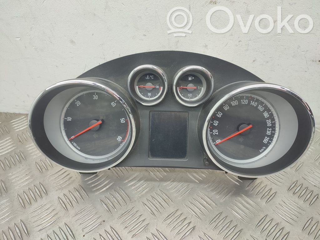 Opel Astra J Speedometer (instrument cluster) 