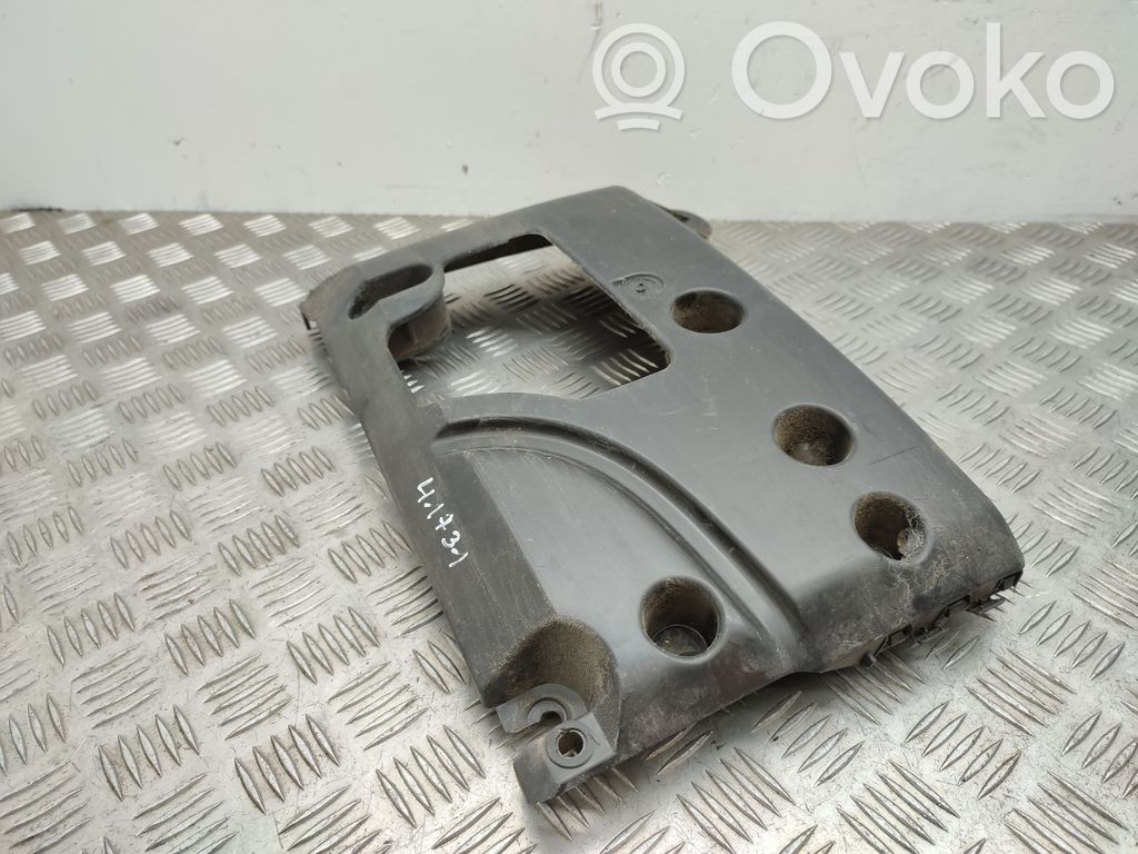 Renault Master III Soporte de montaje del parachoques trasero 