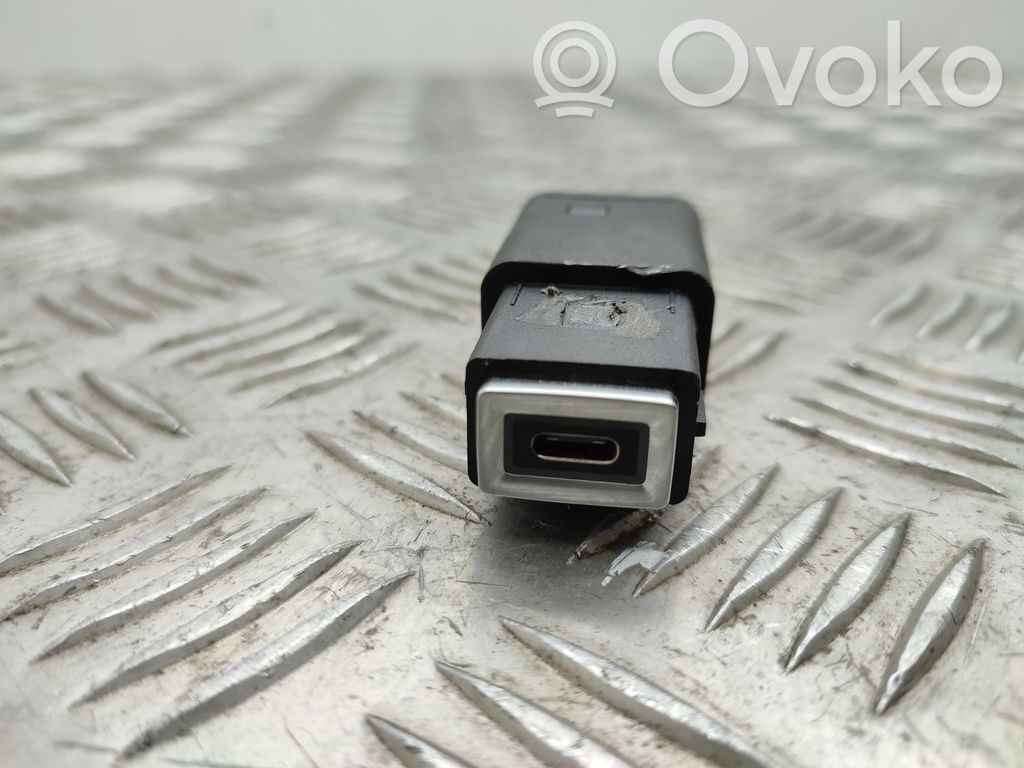 Peugeot 2008 II Разъем USB 