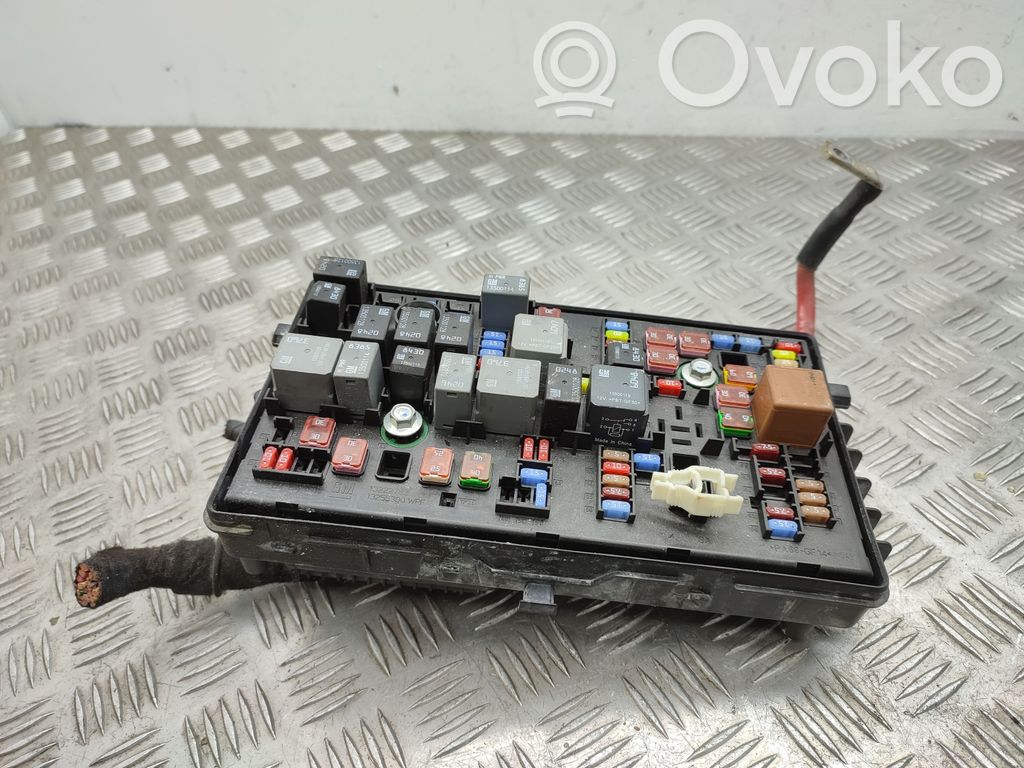 Opel Insignia A Módulo de fusible 