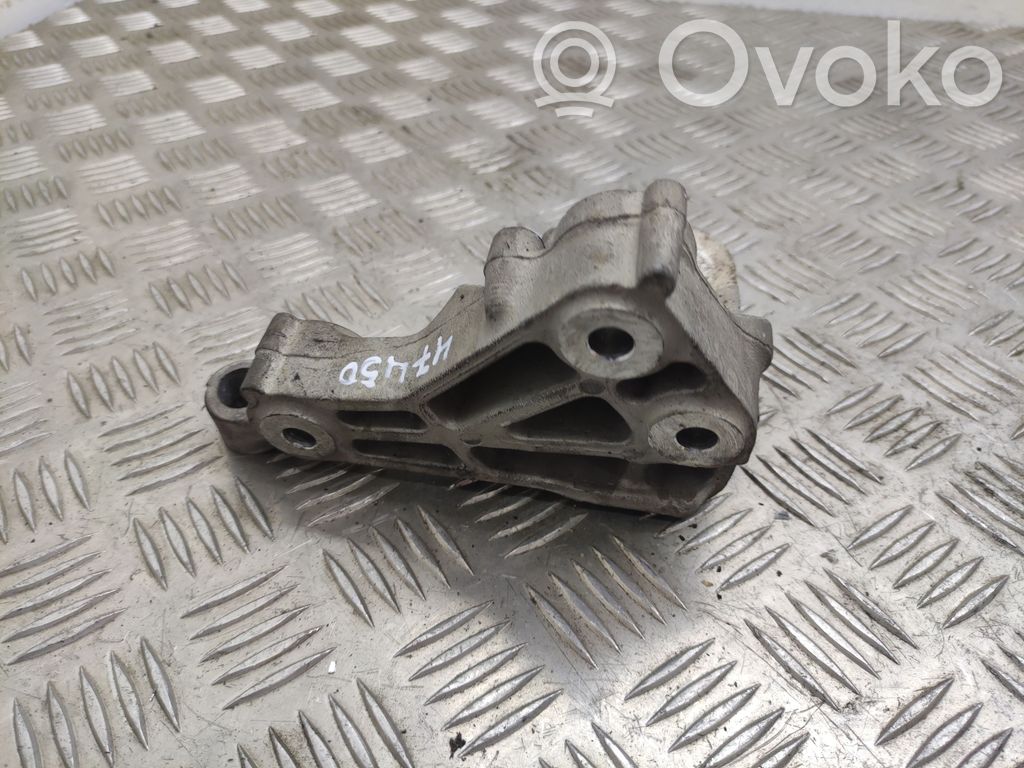 Alfa Romeo Giulia Engine mounting bracket 