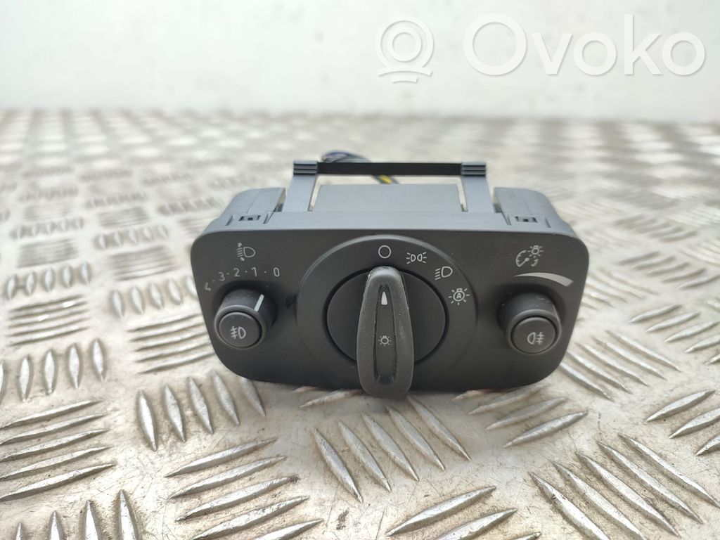 Ford Ecosport Light switch 