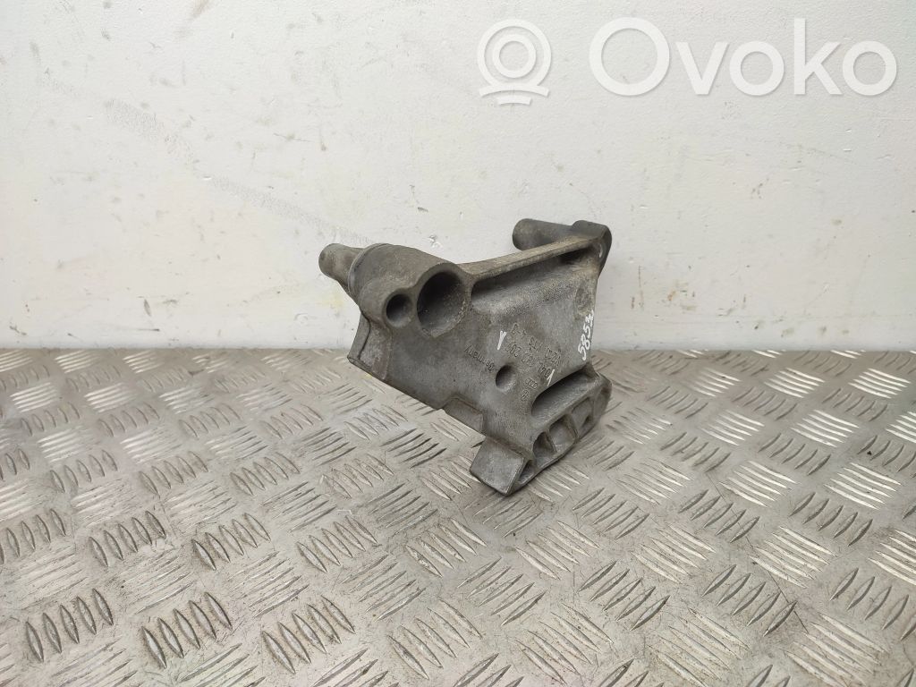 Skoda Octavia Mk3 (5E) Engine mounting bracket 