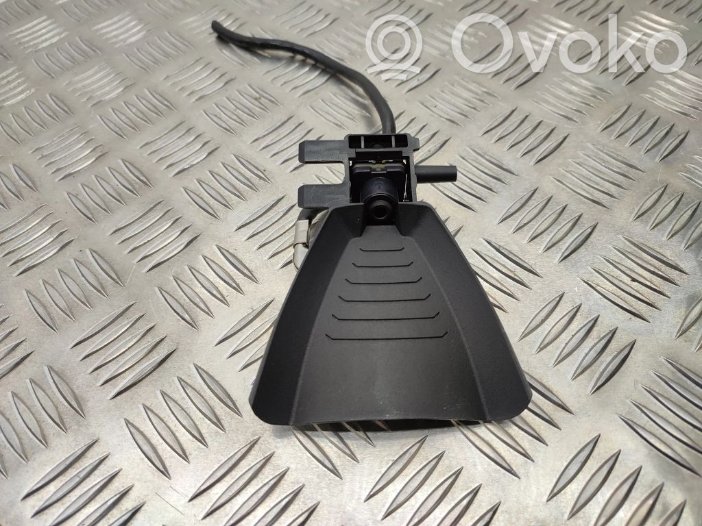 Windshield/windscreen camera   190860312,9384688