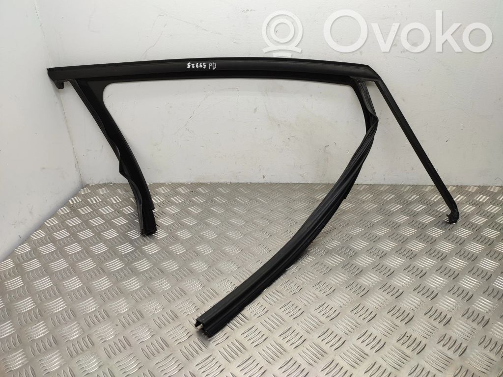 BMW 2 F45 Listwa / Uszczelka szyby drzwi przednich 