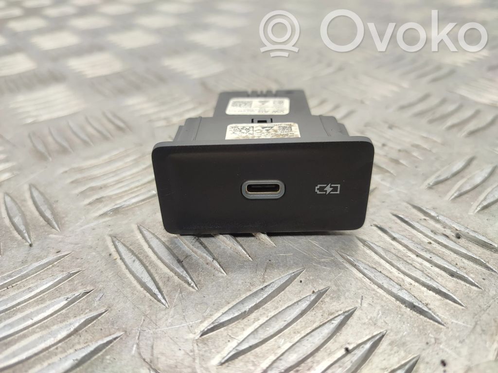 Volkswagen Transporter - Caravelle T7 Enchufe conector USB 