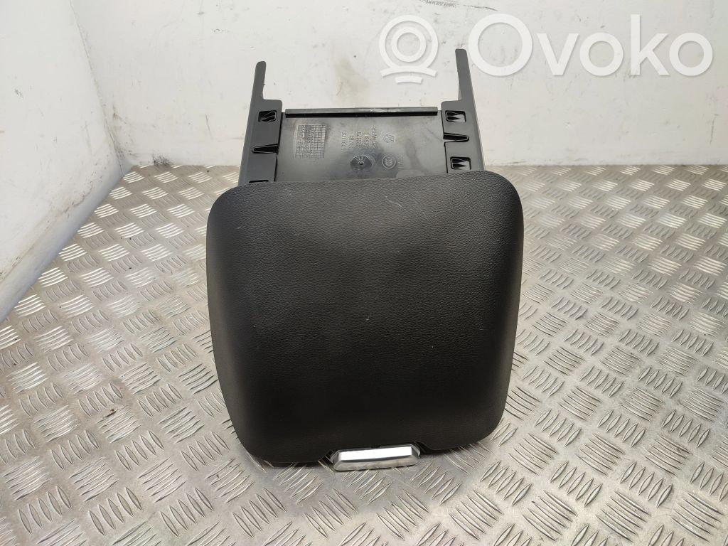 Chrysler Pacifica Glove box 
