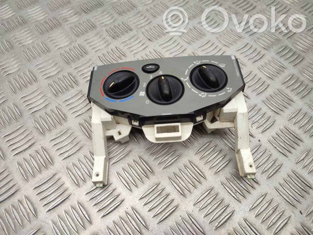 Opel Vivaro Climate control unit 