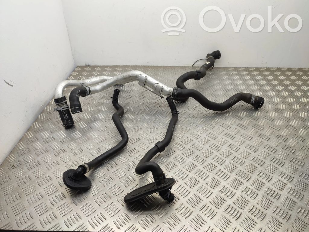 Audi A4 S4 B9 Engine coolant pipe/hose 
