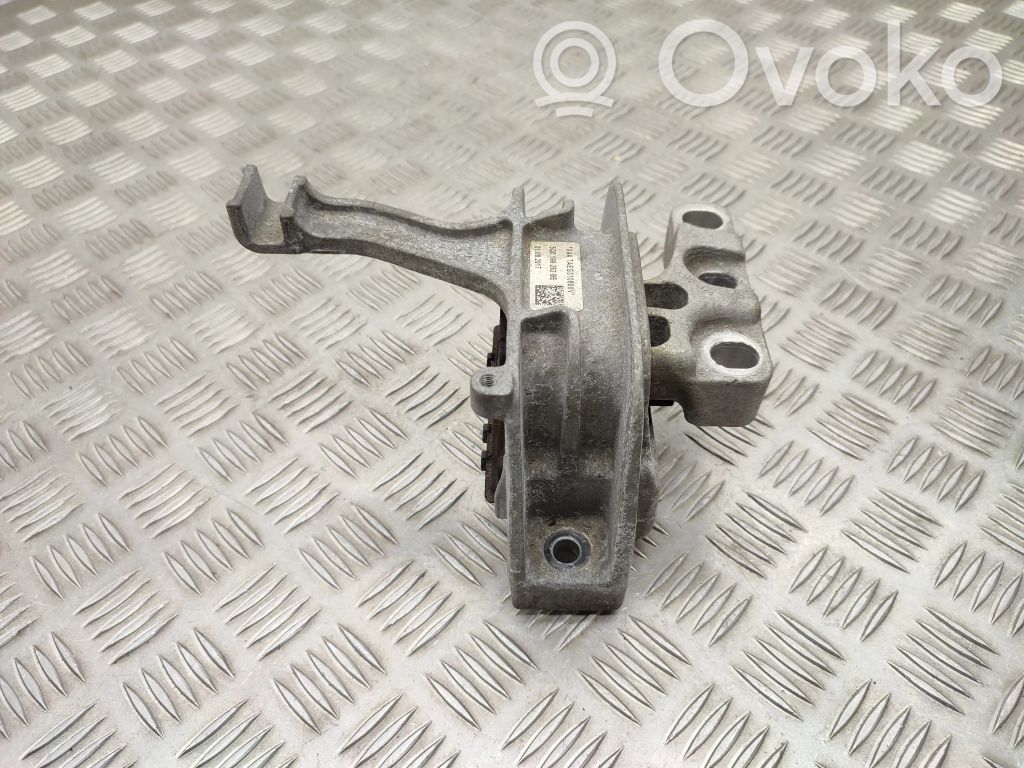 Audi Q2 - Engine mount bracket 