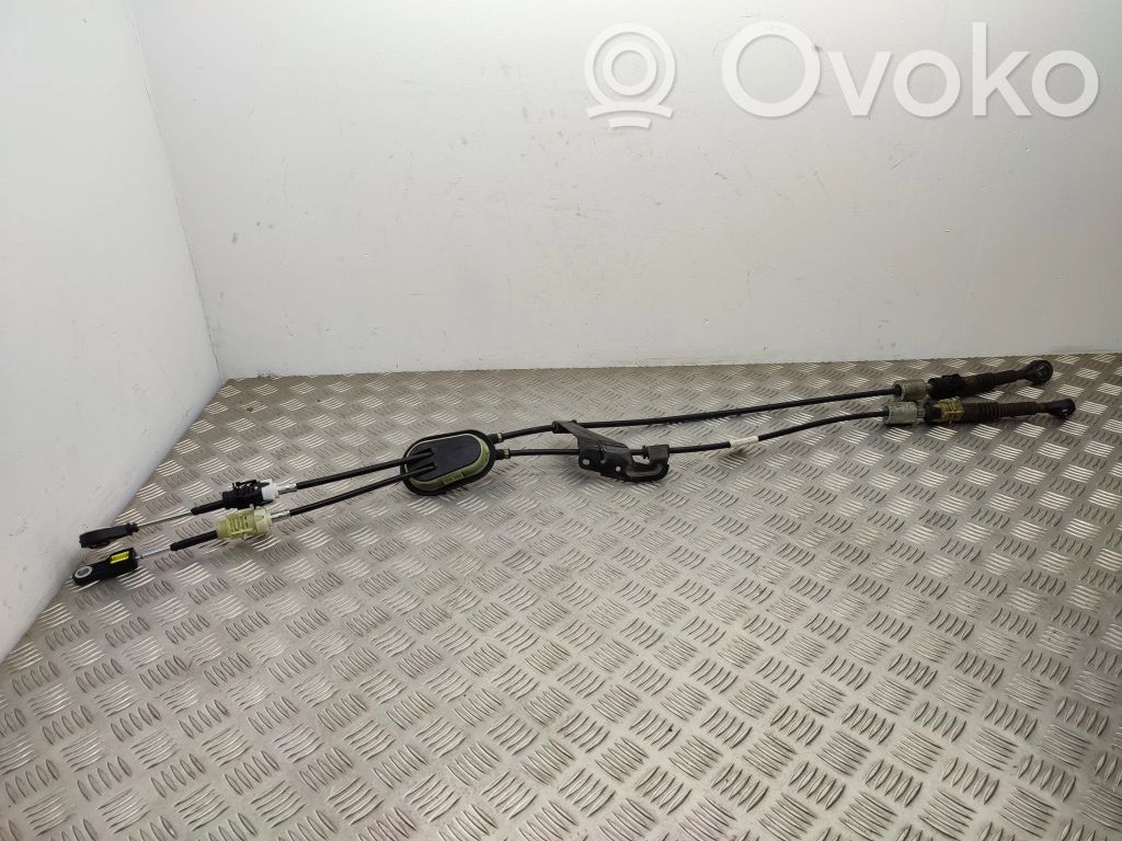 Nissan Qashqai Gear shift cable linkage 