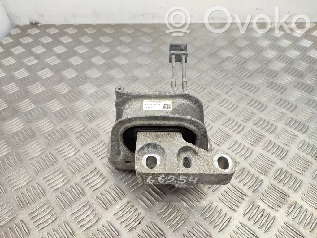 Volkswagen Golf Sportsvan Engine mount bracket 