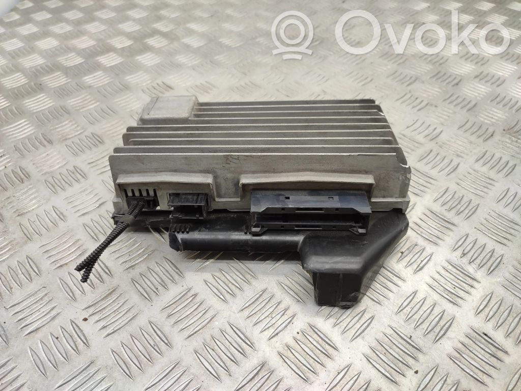Audi A4 S4 B8 8K Sound amplifier 
