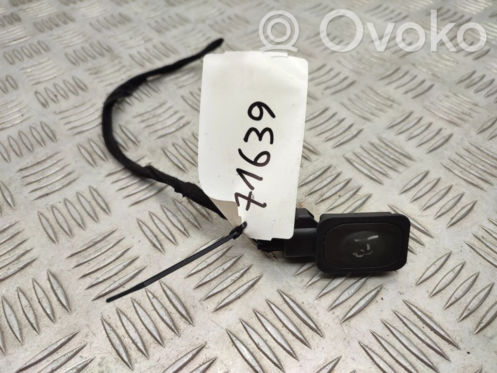 Ford Edge II Tailgate/boot open switch button 