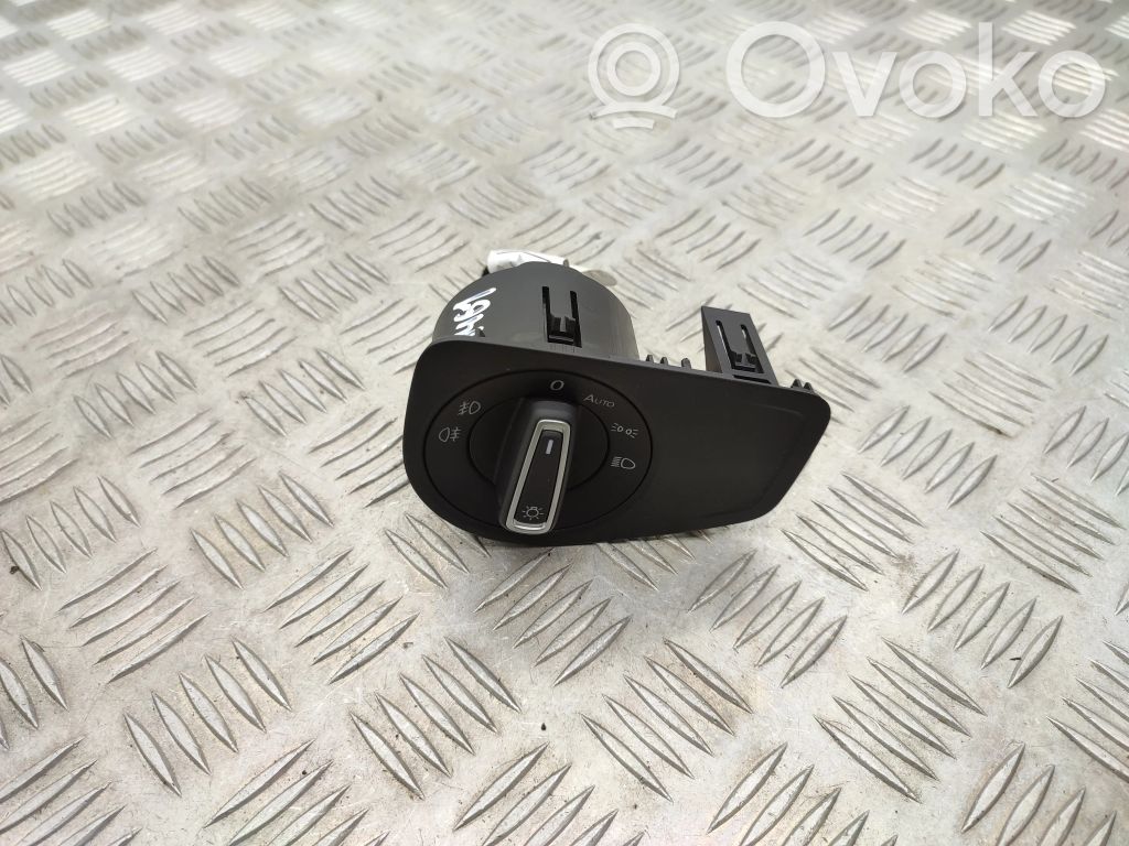 Volkswagen Golf VII Light switch 