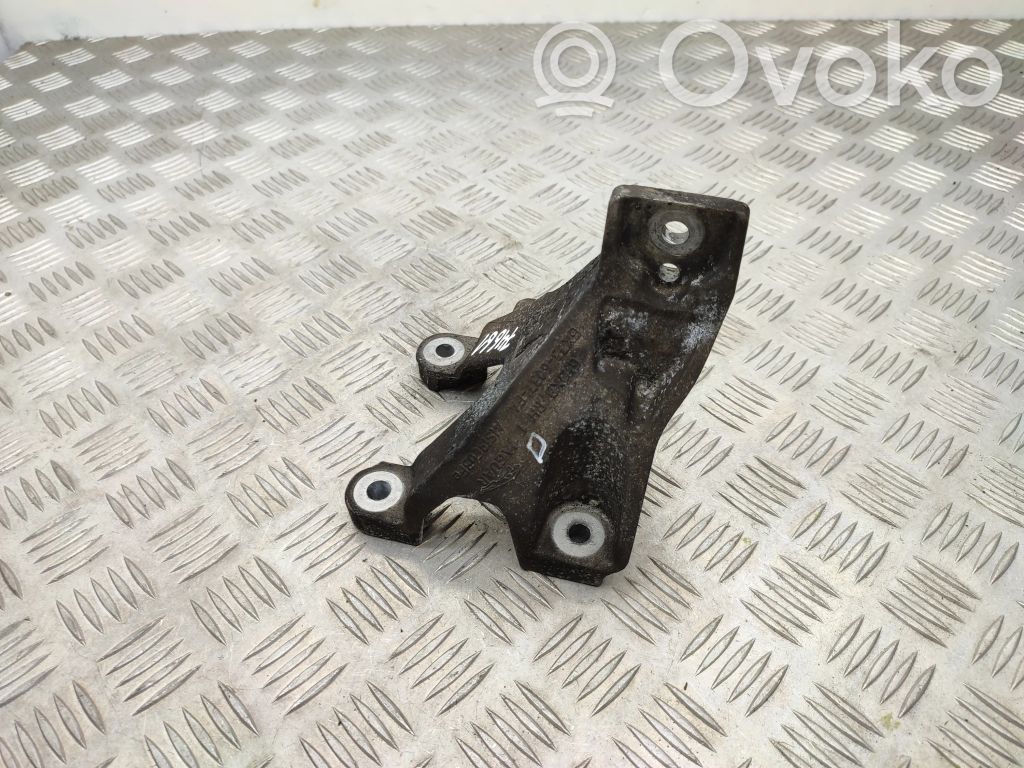 Jaguar XE Engine mounting bracket 